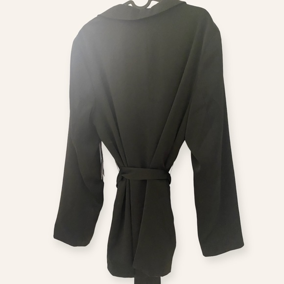 NWT: Simple Vera Vera Wang Black Satin Long Blazer with Tie Waist - Picture 5 of 5